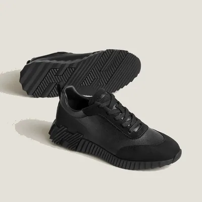 Sneakers Bouncing