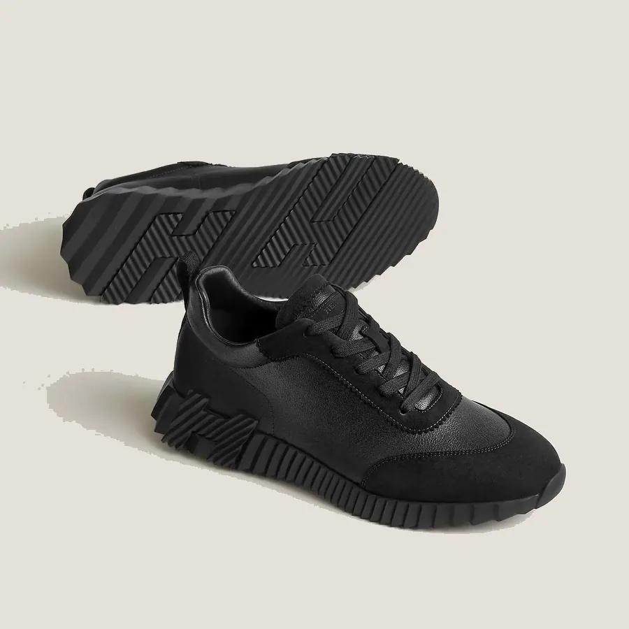 Sneakers Bouncing
